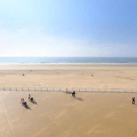 Apartment Vendôme 77 *